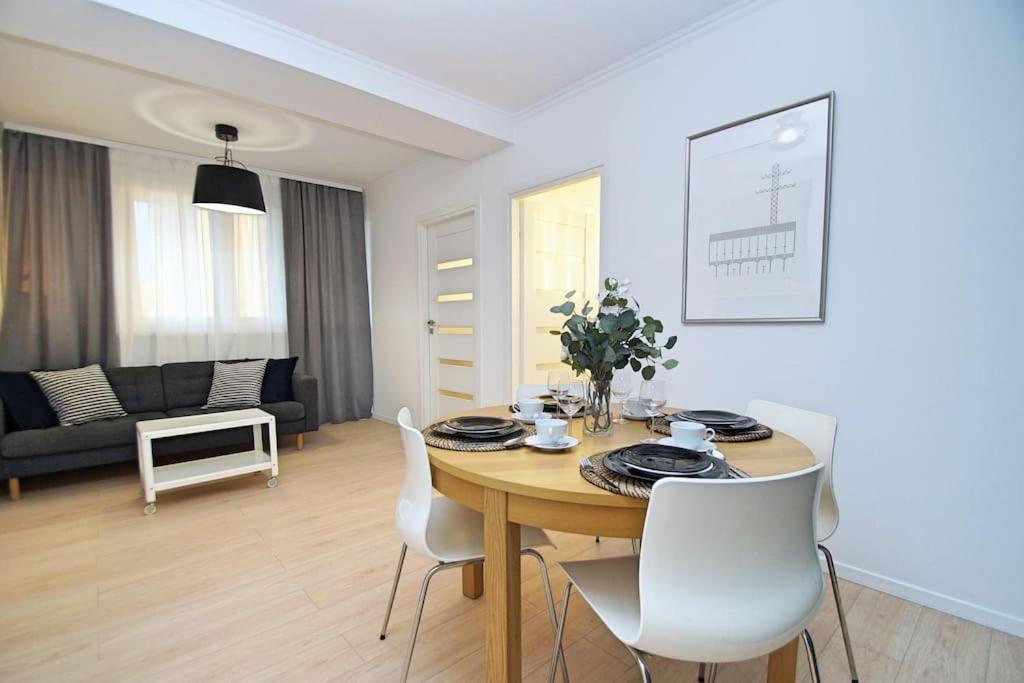 Apartament Korfantego Citycentre Z Widokiem Na Spodek Katowice Luaran gambar