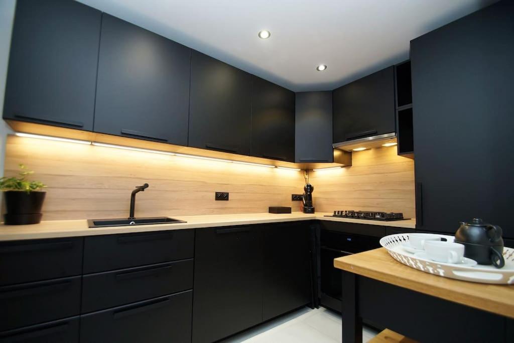 Apartament Korfantego Citycentre Z Widokiem Na Spodek Katowice Luaran gambar