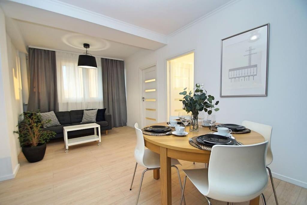 Apartament Korfantego Citycentre Z Widokiem Na Spodek Katowice Luaran gambar